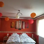 Edenkert Apartmanhaz 小瓦尔道