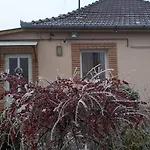 Edenkert Apartmanhaz 公寓 *