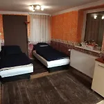 Edenkert Apartmanhaz 公寓 小瓦尔道